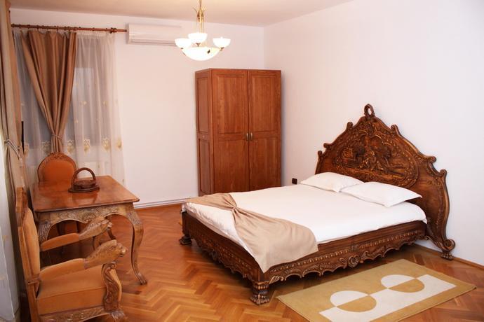 Отель Casa Craiova Nuova Экстерьер фото